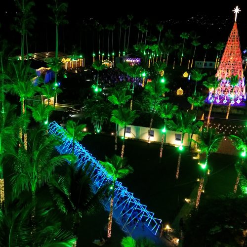 Prefeito-Toninho-Colucci-abre-a-3a-edicao-do-Natal-Luz-de-Ilhabela-nesta-sexta-6-com-programacao-especial-e-atracoes-para-todos